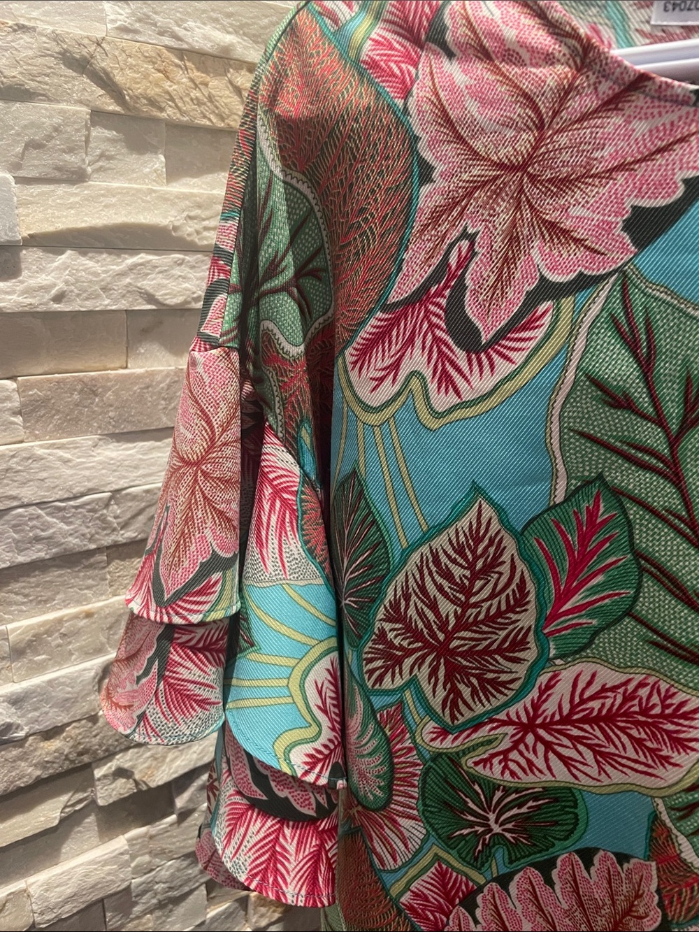 5/$25 Rose & Olive Pink Floral & Teal Leaf Flutter Sleeve Blouse - Picture 2 of 6